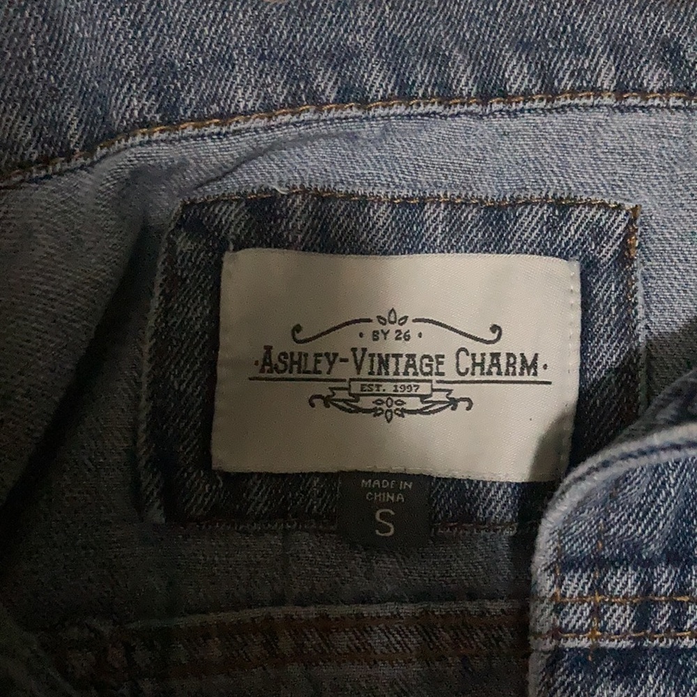 Jean jacket - Picture 2 of 3